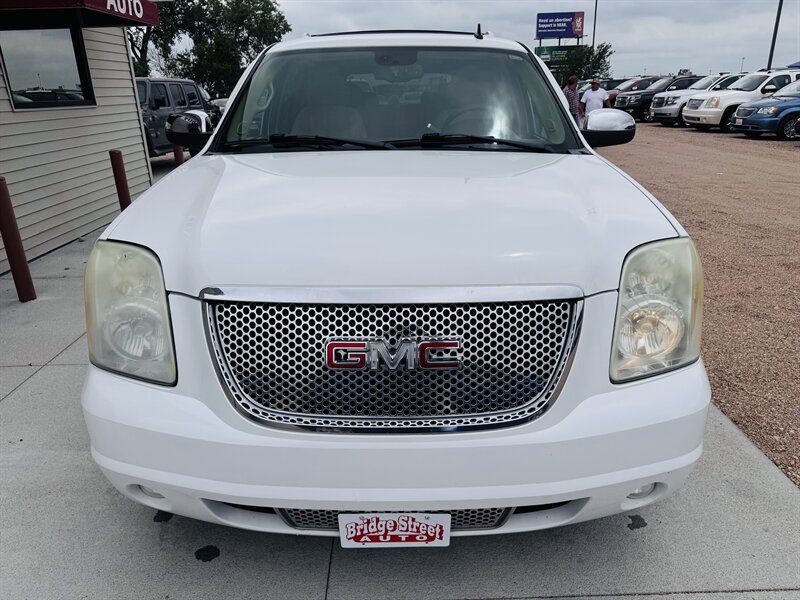2007 GMC Yukon Denali - Photo 5 - Lexington, NE 68850