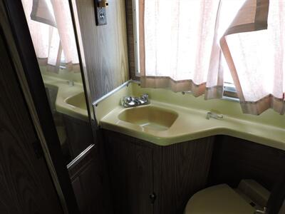 1973 Winnebago Bravo M300   - Photo 14 - Lexington, NE 68850