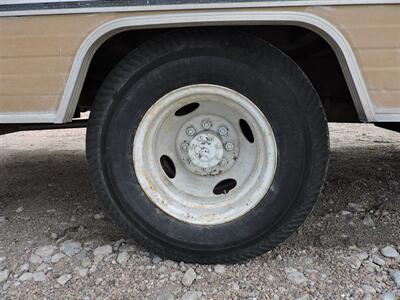 1973 Winnebago Bravo M300   - Photo 6 - Lexington, NE 68850