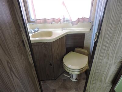 1973 Winnebago Bravo M300   - Photo 12 - Lexington, NE 68850