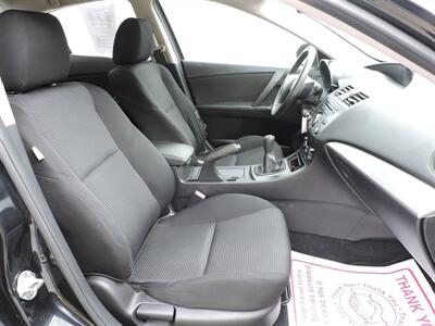 2012 Mazda Mazda3 i Touring   - Photo 10 - Kearney, NE 68847