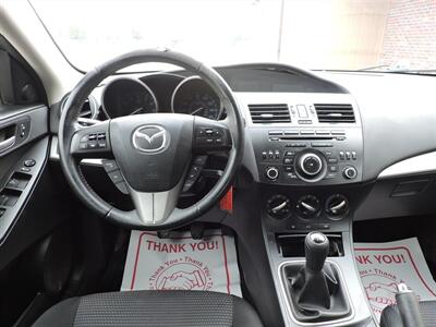 2012 Mazda Mazda3 i Touring   - Photo 12 - Kearney, NE 68847