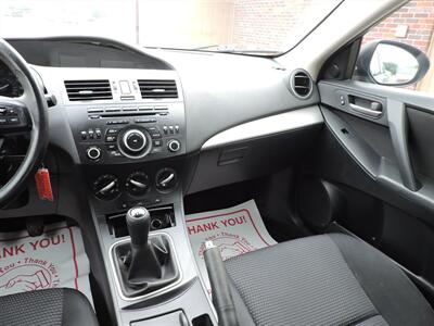 2012 Mazda Mazda3 i Touring   - Photo 13 - Kearney, NE 68847