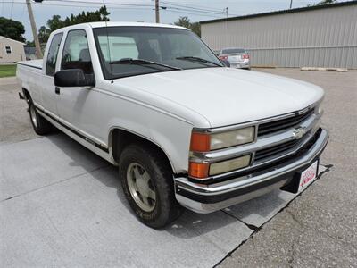 1996 Chevrolet C1500 Cheyenne   - Photo 4 - Kearney, NE 68847