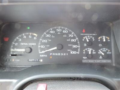 1996 Chevrolet C1500 Cheyenne   - Photo 13 - Kearney, NE 68847