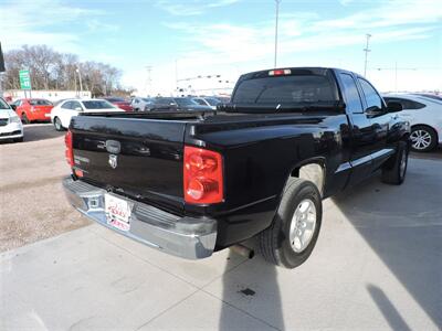 2005 Dodge Dakota SLT   - Photo 5 - Lexington, NE 68850
