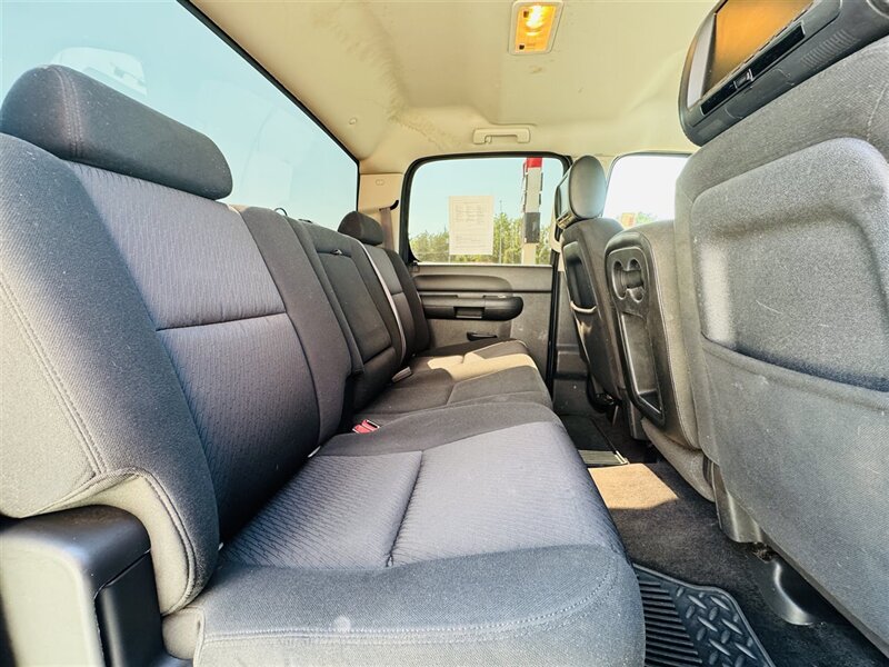 2011 GMC Sierra 1500 SL - Photo 9 - Lexington, NE 68850