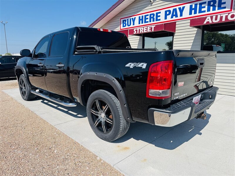 2011 GMC Sierra 1500 SL - Photo 8 - Lexington, NE 68850