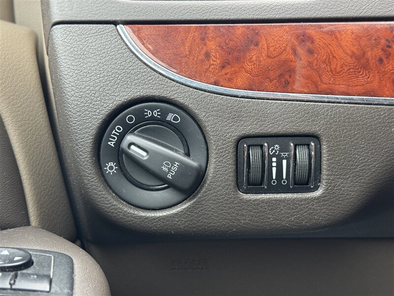 2013 Chrysler Town & Country Limited - Photo 15 - Lexington, NE 68850