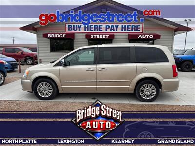 2013 Chrysler Town & Country Limited Van