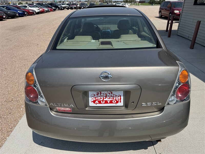 2004 Nissan Altima 2.5 SL - Photo 7 - Lexington, NE 68850