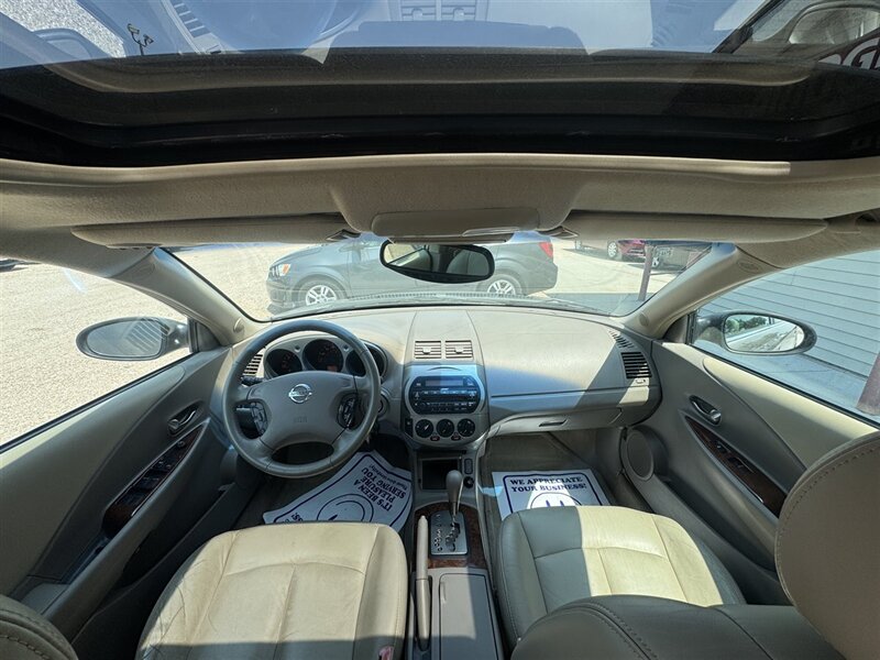 2004 Nissan Altima 2.5 SL - Photo 11 - Lexington, NE 68850
