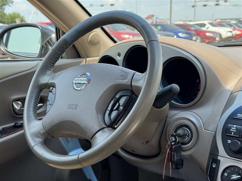 2004 Nissan Altima 2.5 SL - Photo 3 - Lexington, NE 68850