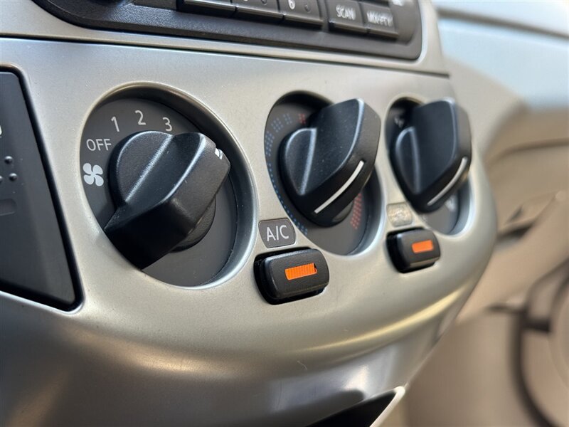 2004 Nissan Altima 2.5 SL - Photo 18 - Lexington, NE 68850