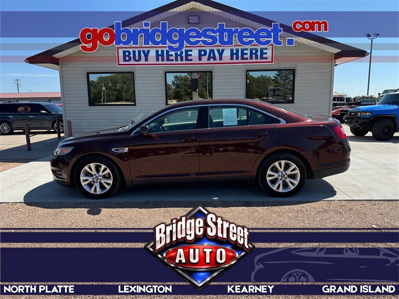 2010 Ford Taurus SEL   - Photo 1 - Lexington, NE 68850