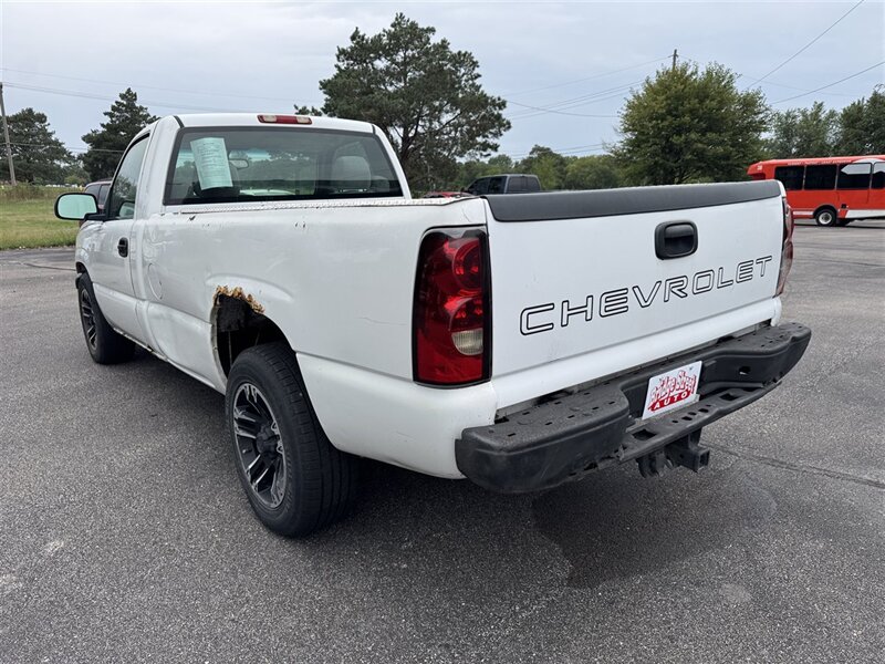 2007 Chevrolet Silverado 1500 Classic Work Truck - Photo 5 - Grand Island, NE 68801