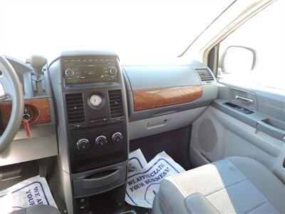 2008 Chrysler Town & Country LX   - Photo 12 - Grand Island, NE 68801