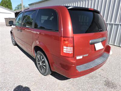 2008 Chrysler Town & Country LX   - Photo 8 - Grand Island, NE 68801