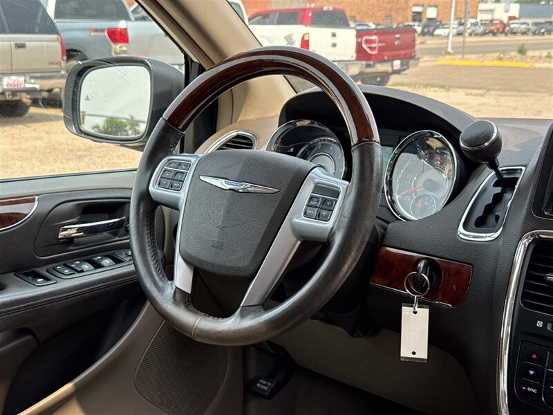 2012 Chrysler Town & Country Limited - Photo 3 - North Platte, NE 69101