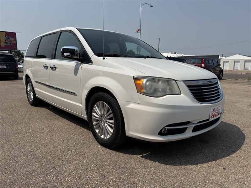 2012 Chrysler Town & Country Limited - Photo 2 - North Platte, NE 69101