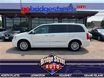 2012 Chrysler Town & Country Limited Van