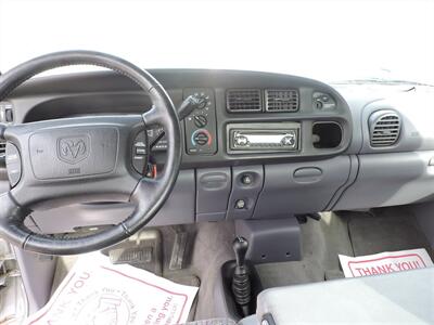 2001 Dodge Ram 1500 SLT   - Photo 9 - Lexington, NE 68850