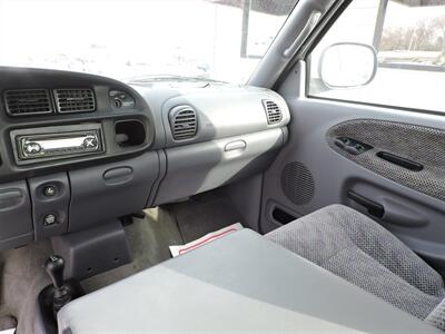 2001 Dodge Ram 1500 SLT   - Photo 10 - Lexington, NE 68850