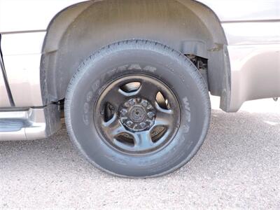 2005 GMC Yukon Denali   - Photo 8 - North Platte, NE 69101