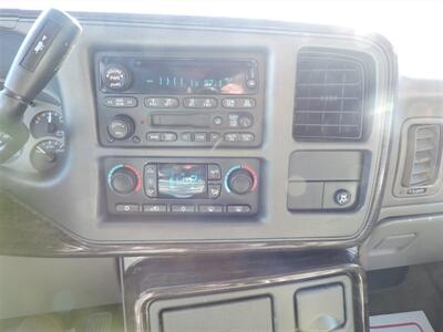 2005 GMC Yukon Denali   - Photo 19 - North Platte, NE 69101