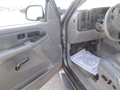 2005 GMC Yukon Denali   - Photo 17 - North Platte, NE 69101