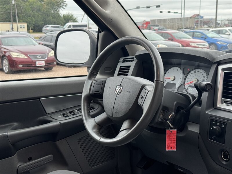 2007 Dodge Ram 1500 SLT - Photo 3 - Lexington, NE 68850