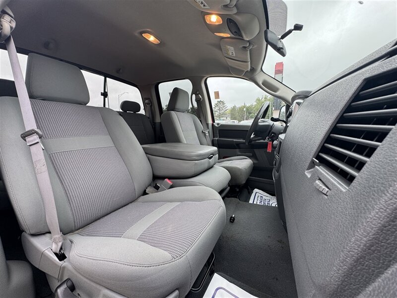 2007 Dodge Ram 1500 SLT - Photo 10 - Lexington, NE 68850