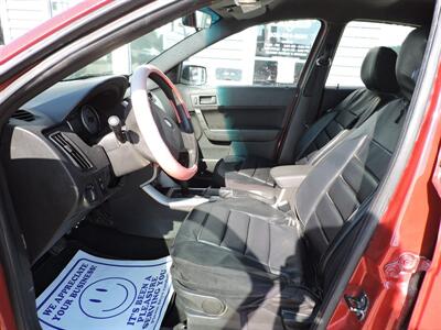 2010 Ford Focus SE   - Photo 9 - Grand Island, NE 68801