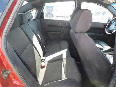 2010 Ford Focus SE   - Photo 11 - Grand Island, NE 68801