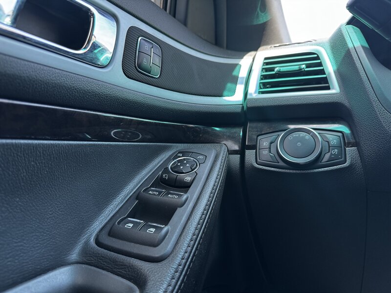2014 Ford Explorer Limited - Photo 16 - Lexington, NE 68850