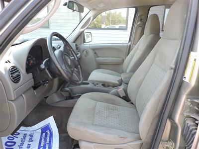 2005 Jeep Liberty Sport   - Photo 9 - Lexington, NE 68850