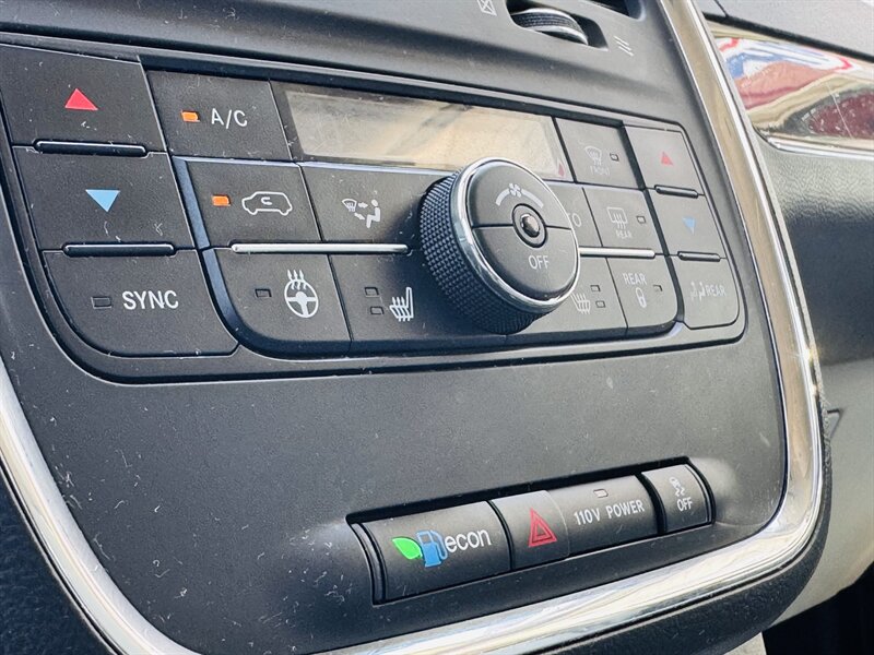2011 Chrysler Town & Country Touring-L - Photo 21 - Lexington, NE 68850