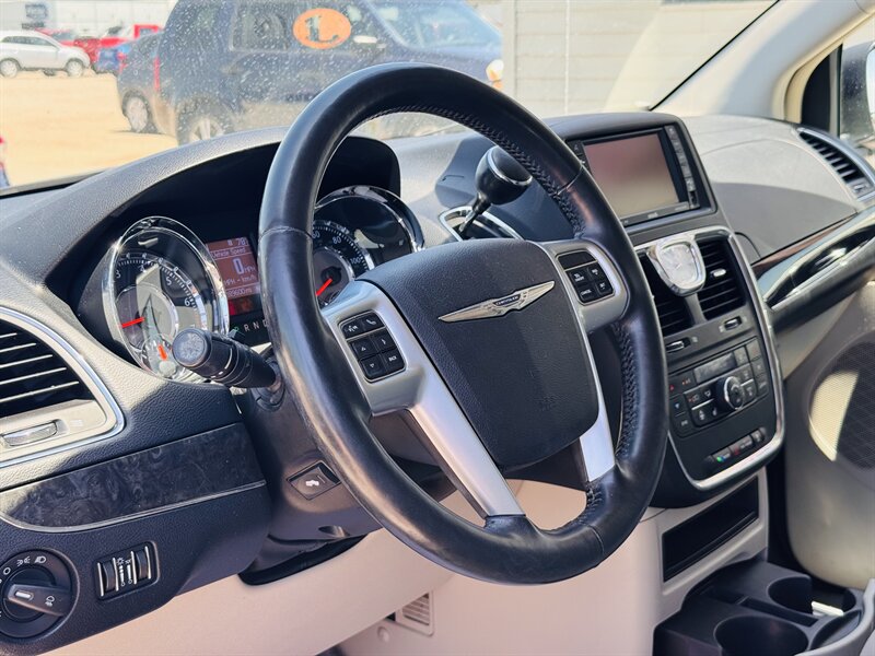 2011 Chrysler Town & Country Touring-L - Photo 4 - Lexington, NE 68850