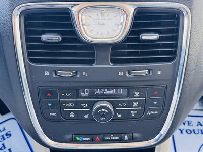 2011 Chrysler Town & Country Touring-L - Photo 18 - Lexington, NE 68850