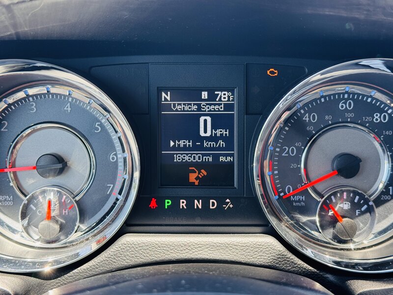 2011 Chrysler Town & Country Touring-L - Photo 14 - Lexington, NE 68850