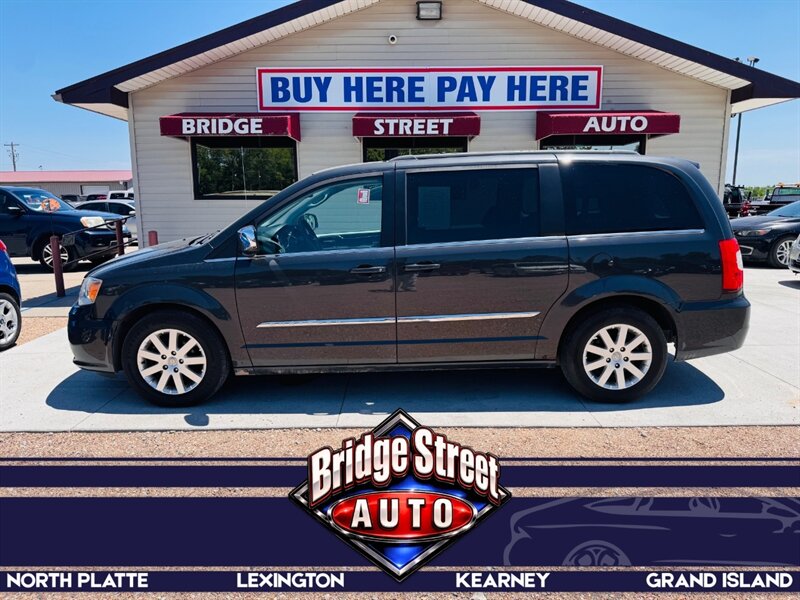 2011 Chrysler Town & Country Touring-L   - Photo 1 - Lexington, NE 68850