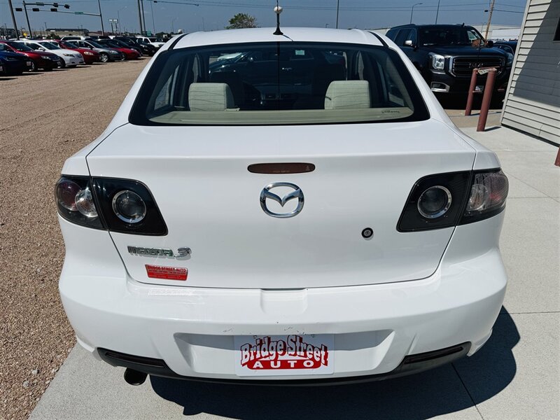 2008 Mazda Mazda3 i Sport - Photo 7 - Lexington, NE 68850