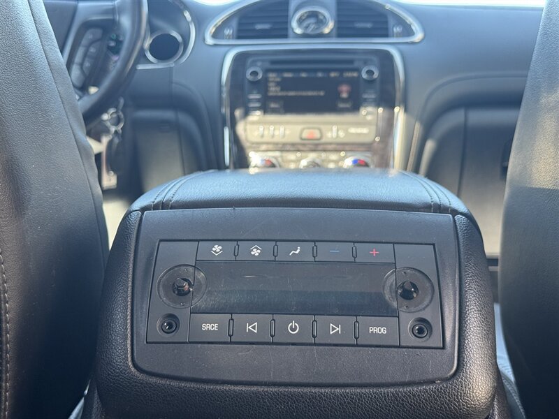 2017 Buick Enclave Premium - Photo 11 - Lexington, NE 68850