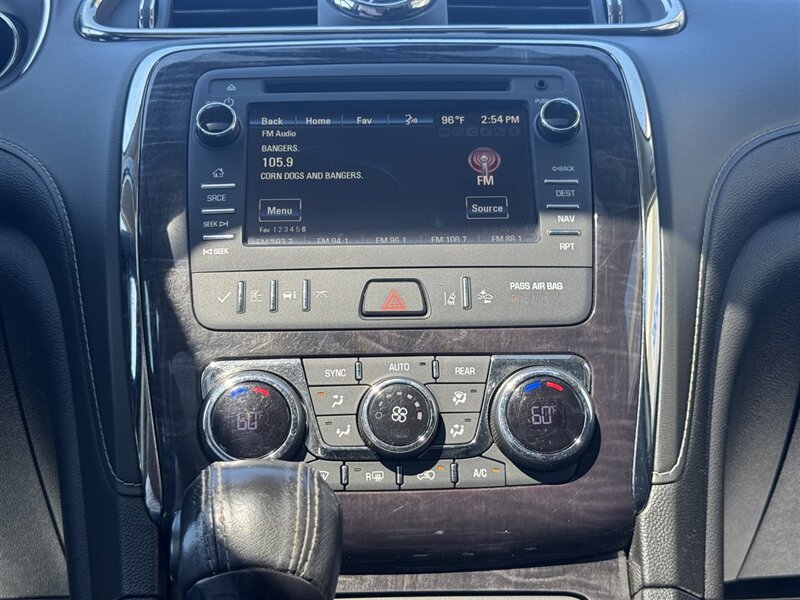 2017 Buick Enclave Premium - Photo 17 - Lexington, NE 68850