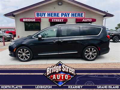 2017 Chrysler Pacifica Limited Van