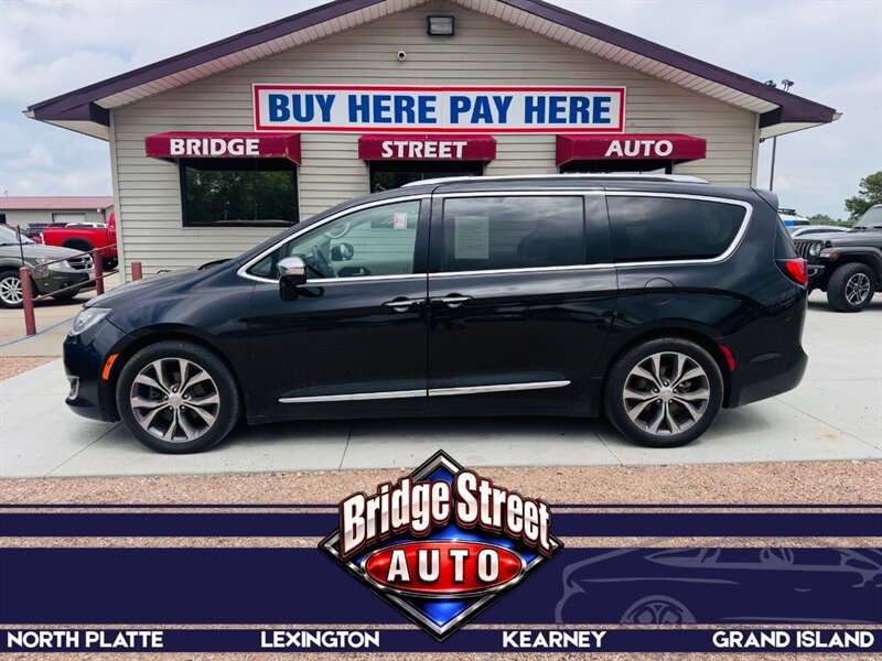 2017 Chrysler Pacifica Limited  