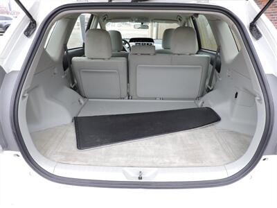 2014 Toyota Prius v Two   - Photo 12 - Kearney, NE 68847