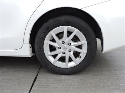 2014 Toyota Prius v Two   - Photo 8 - Kearney, NE 68847