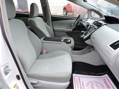 2014 Toyota Prius v Two   - Photo 10 - Kearney, NE 68847