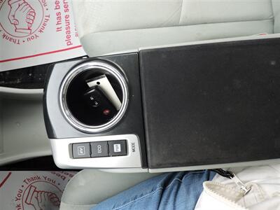 2014 Toyota Prius v Two   - Photo 18 - Kearney, NE 68847